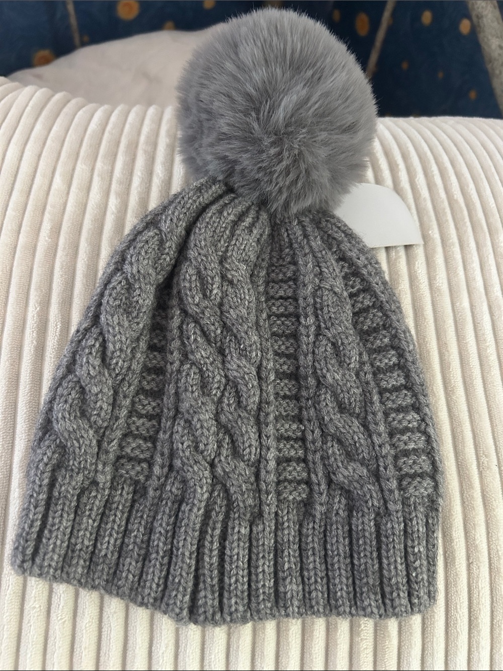 100% Acrylic Gray Knit Pom-Pearl Beanie. - Picture 2 of 4